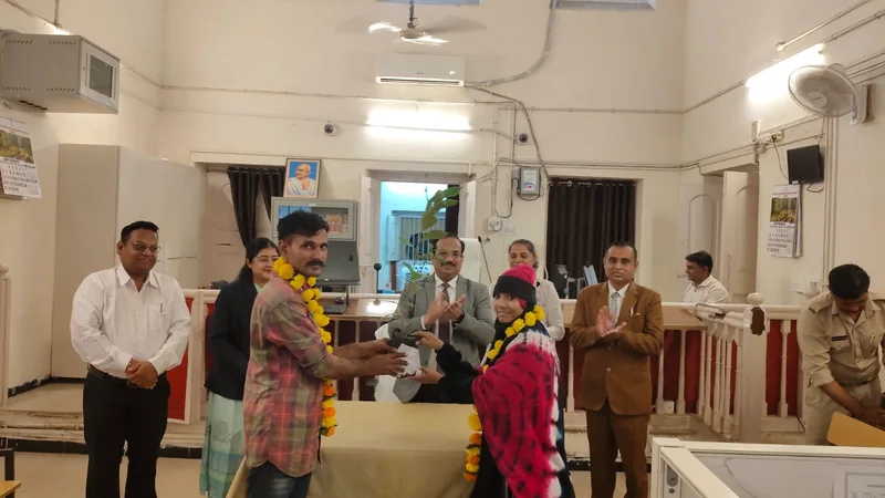 01 वर्ष से अलग रह रही महिला न्यायाधीश की समझाईश पर घर जाने को हुई राजी