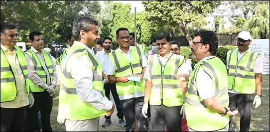 फार्मास्युटिकल्स विभाग ने ‘स्वच्छता ही सेवा 2026’ के तहत श्रमदान का आयोजन किया